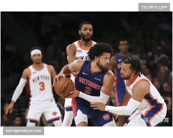 坎宁安低位背打技术持续打磨，利用身材优势惩罚错位